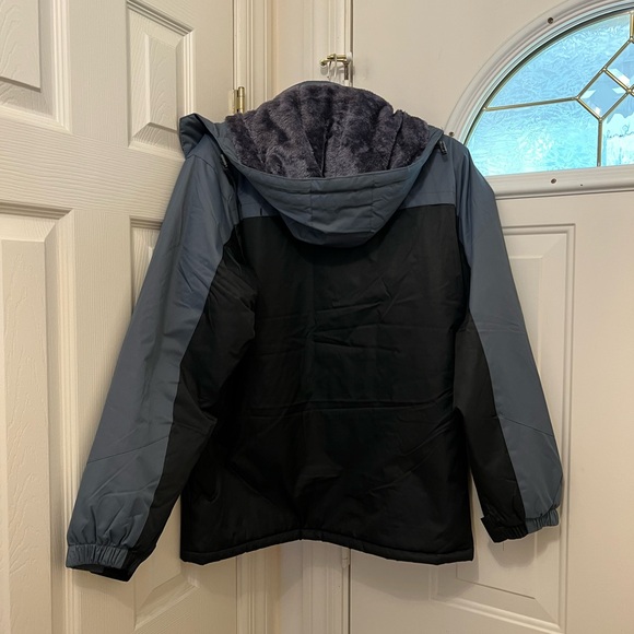 Outdoorjackets warm jacket with fleece lining and removable hood - Picture 4 of 8